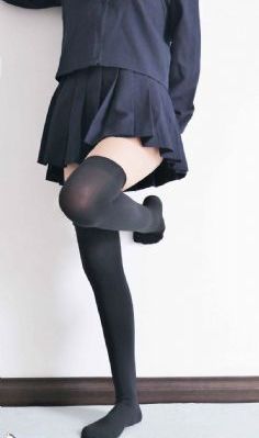 欧美西装马甲男_剧情片BD在线观看