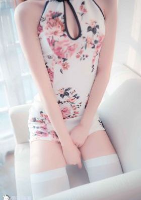 欧美头像女黑白_720全集在线观看